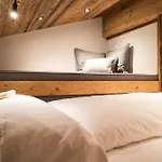 Baumhaus By Gassner Деревянный коттедж *
