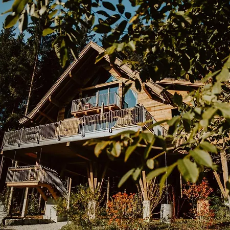 Baumhaus By Gassner بيت خشبي
