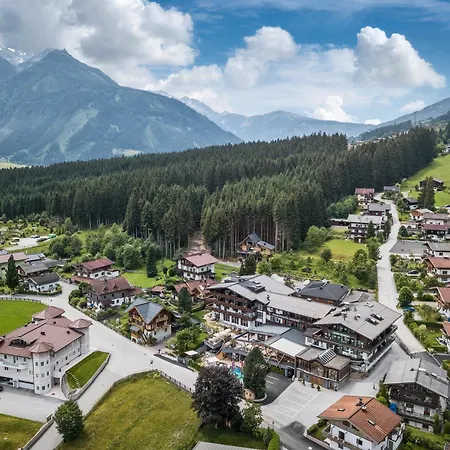 Baumhaus By Gassner بيت خشبي Neukirchen am Großvenediger